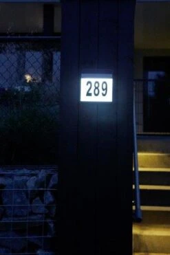 Luxform High Lumen Solar Huisnummer Wandlamp Cornwall 3/20 Lumen 8 Luxform High Lumen Solar Huisnummer Wandlamp Cornwall 3/20 Lumen -LuxForm Winkel 8719099341063 N